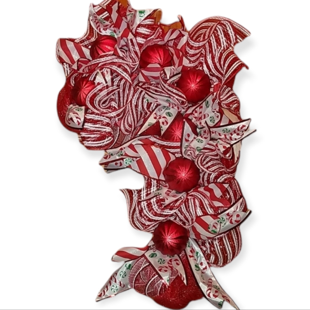 HANDMADE CHRISTMAS CANDY CANE WREATH